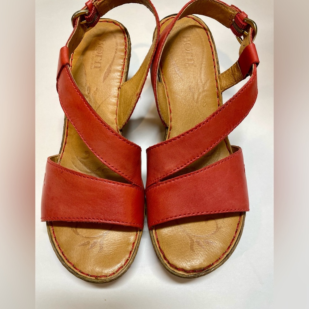 Born EUC Sorine Red 8M